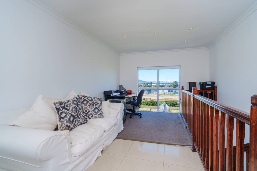 3 Bedroom Property for Sale in Royal Ascot Western Cape